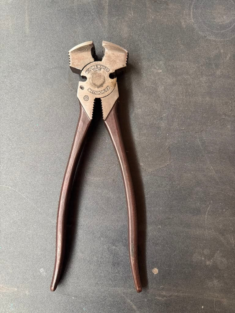 Moore Maker Bullnose Fencing Plier Tool